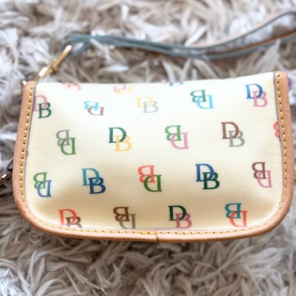 Dooney & Bourke Y2K Vintage Signature Wristlet - EUC - Picture 6 of 9